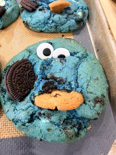 Skully's Nana is the Cookie Dealer profile picture