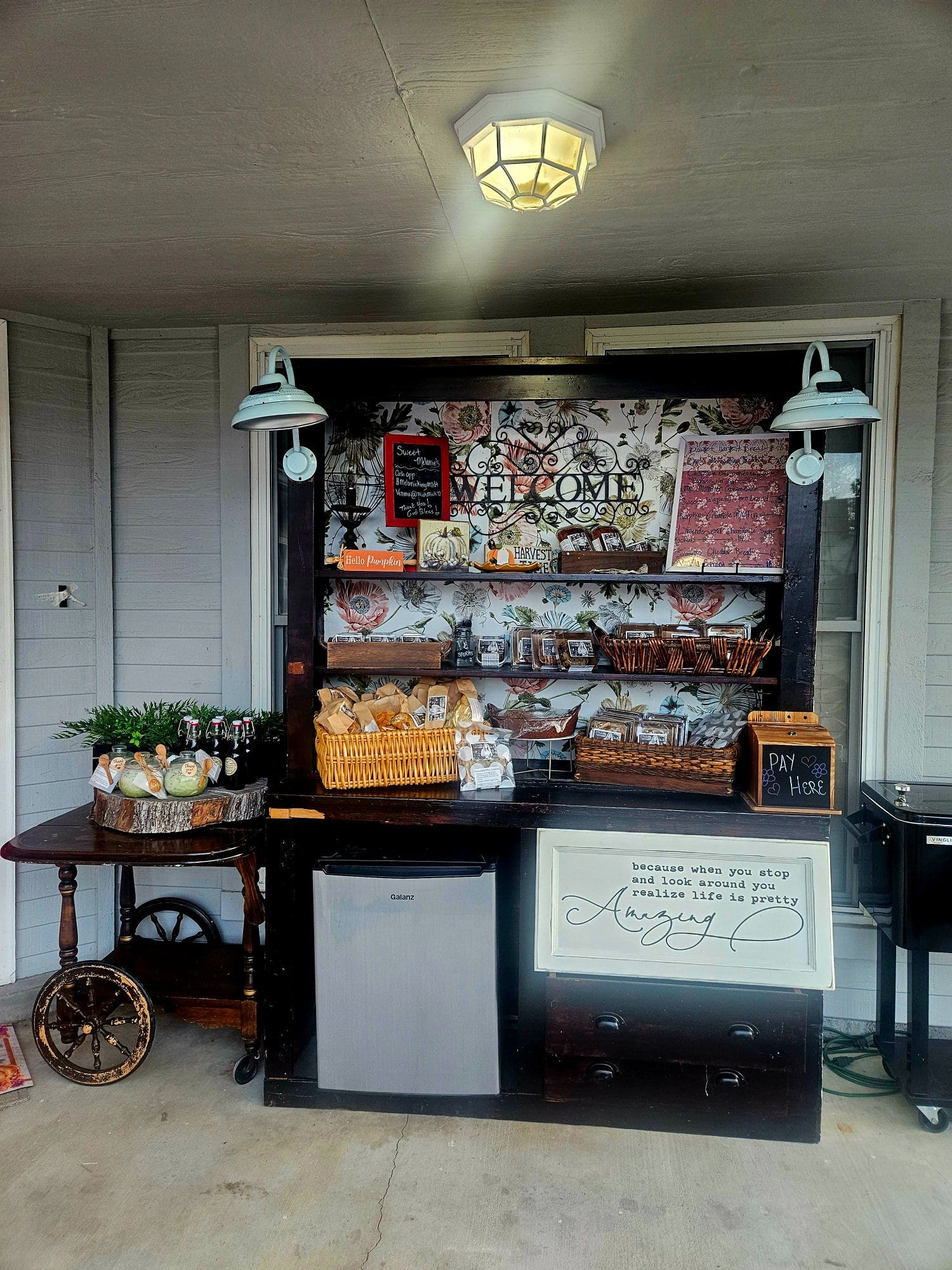 Sweet Melanie's porch stand